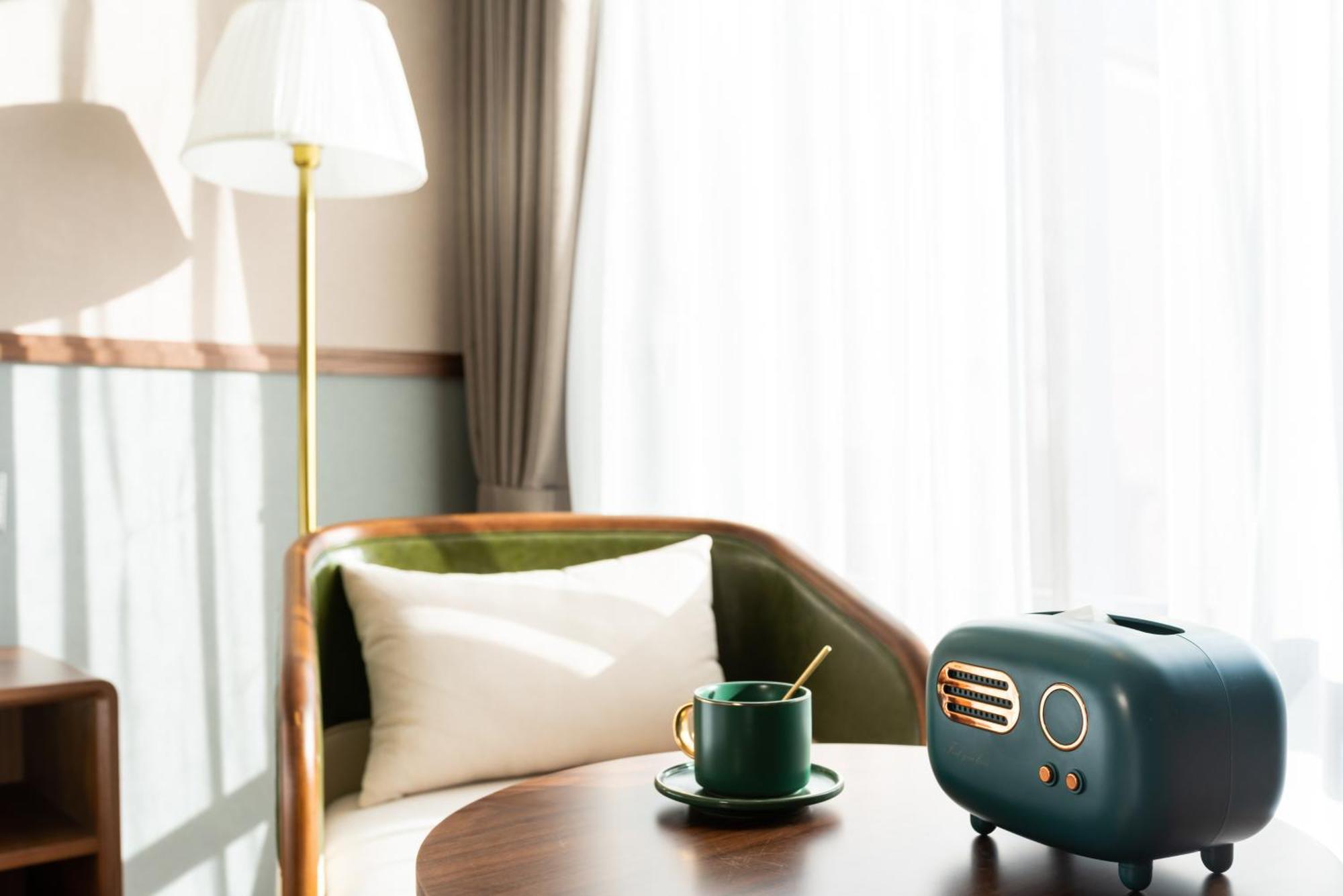 Nost Algia S Hotel Near Beijing Cbd - Cctv, China Zun, Skp And Sanlitun, Tian'Anmen Square, Forbidden City, Free Daily Necessities, Free Night Snack, Free Laundry, English Communication Well, Free Travel Advice , Free Gymnastic, Eksteriør billede