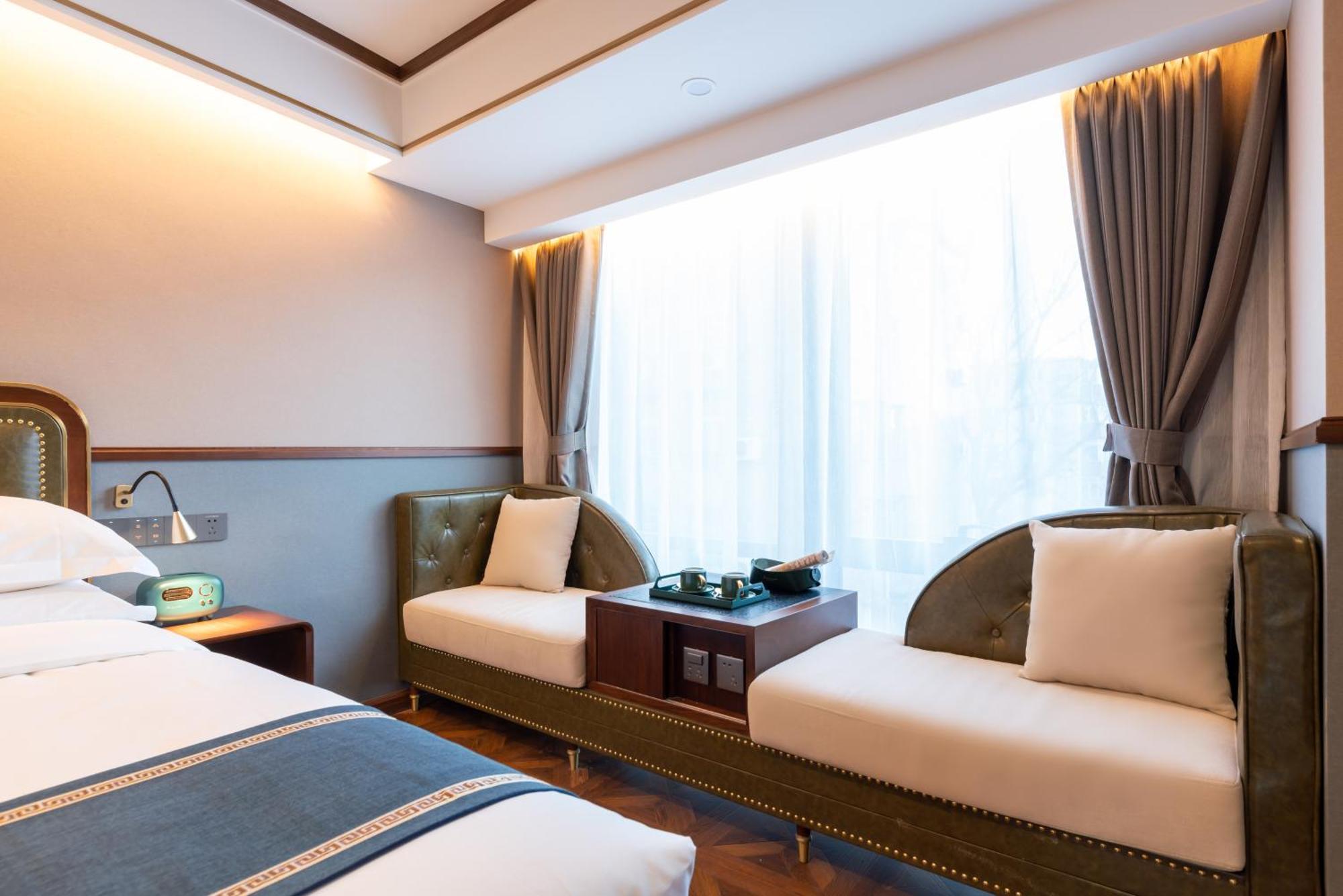 Nost Algia S Hotel Near Beijing Cbd - Cctv, China Zun, Skp And Sanlitun, Tian'Anmen Square, Forbidden City, Free Daily Necessities, Free Night Snack, Free Laundry, English Communication Well, Free Travel Advice , Free Gymnastic, Eksteriør billede